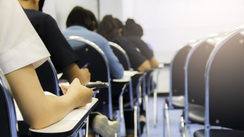 Estudiantes en una prueba.