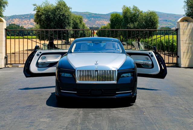 NEW 2024 Rolls Royce Phantom: The Most Expensive & Luxurious 