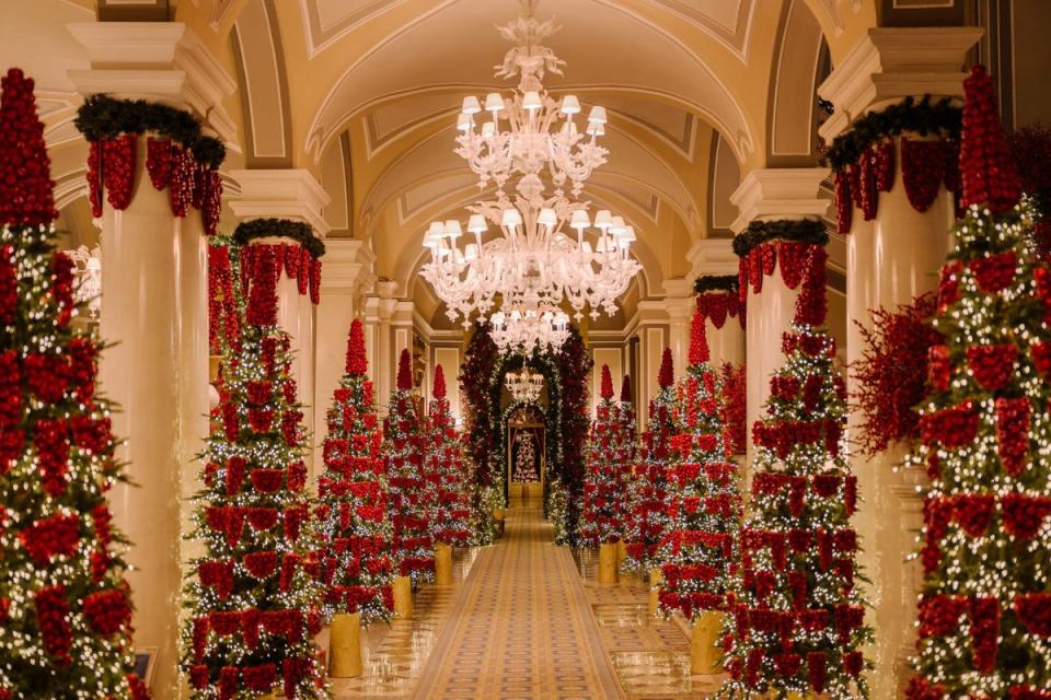 Villa d'Este's Christmas decorations are not what you'd call subtle (Villa d'Este)