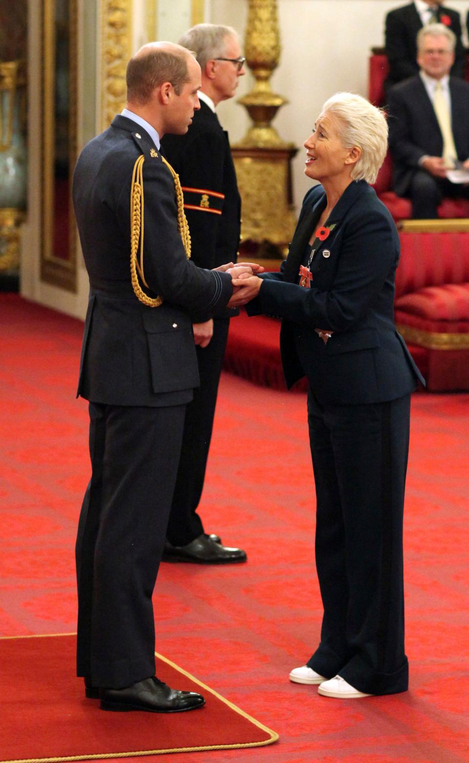 Emma Thompson receives Britain's highest honor at Buckingham Palace on Wednesday.&nbsp; (Photo: ASSOCIATED PRESS)