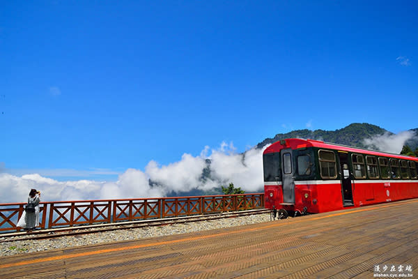 阿里山二萬平火車站 (圖／漫步在雲端)