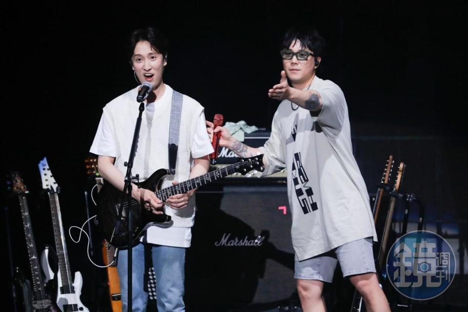 FTISLAND成員剩3人，邀來客座吉他手Lee Ui  Soo（左）助力。