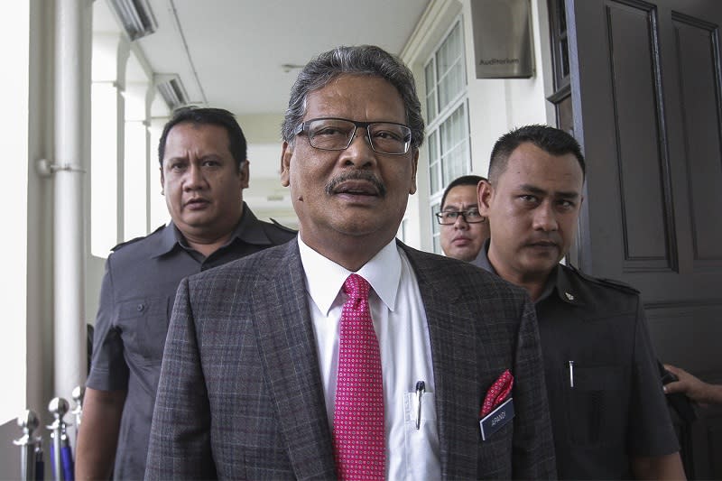 In July 2019, Mohamed Apandi filed the defamation suit against Lim over an article alleging he had abetted in the 1Malaysia Development Berhad (1MDB) scandal. — Picture by Yusof Mat Isa