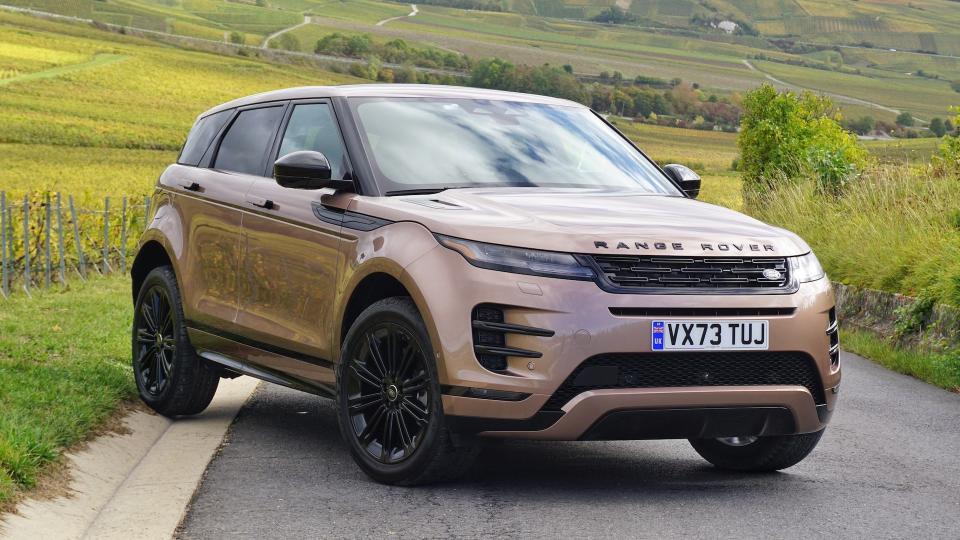 2024 Range Rover Evoque First Drive Review: A Designer Crossover for the Trendy Crowd photo