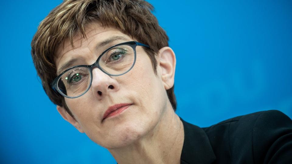 CDU-Chefin Annegret Kramp-Karrenbauer: «So wie ich die AfD im Moment betrachte, kann ich mir nicht vorstellen, dass es jemals eine Zusammenarbeit mit dieser Partei geben kann.» Foto: Michael Kappeler