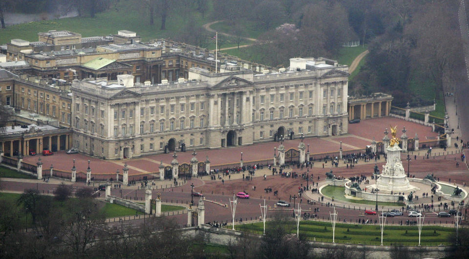 LONDON - MARCH 25:  An aerial view of Buckingham Palace March 25, 2007 in the heart of London, England.  (Photo by Mike Hewitt/Getty Images)