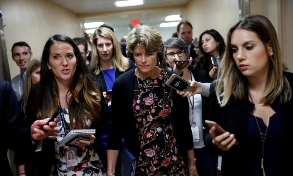 Murkowski in the middle.