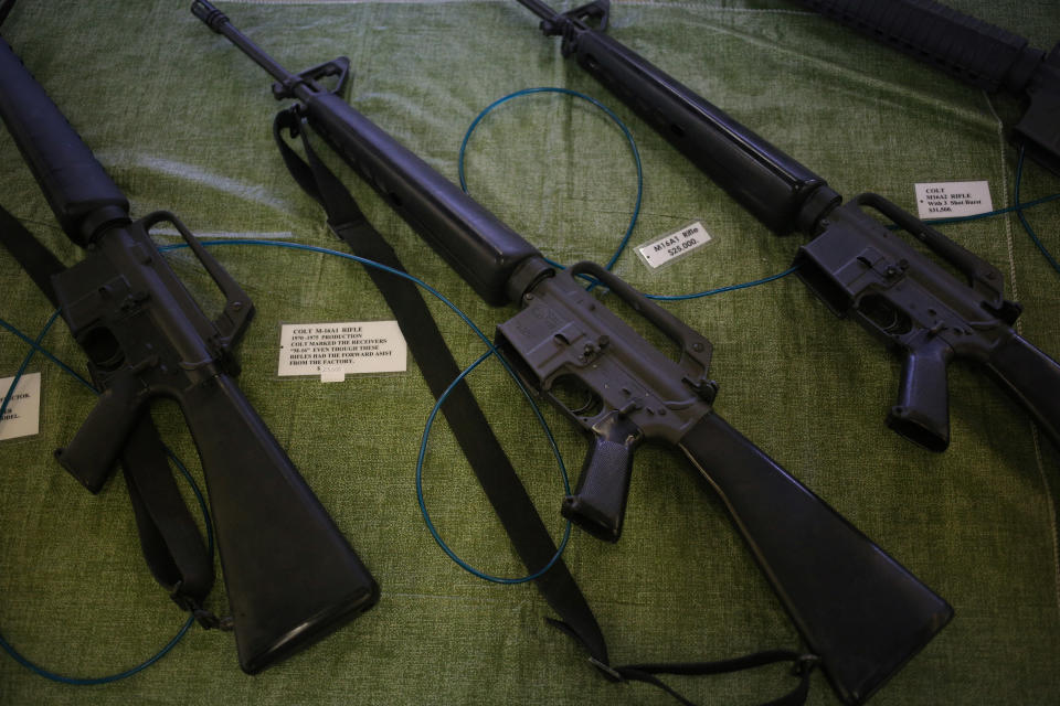 Vietnam-era M-16 rifles. (Photo: Bloomberg via Getty Images)