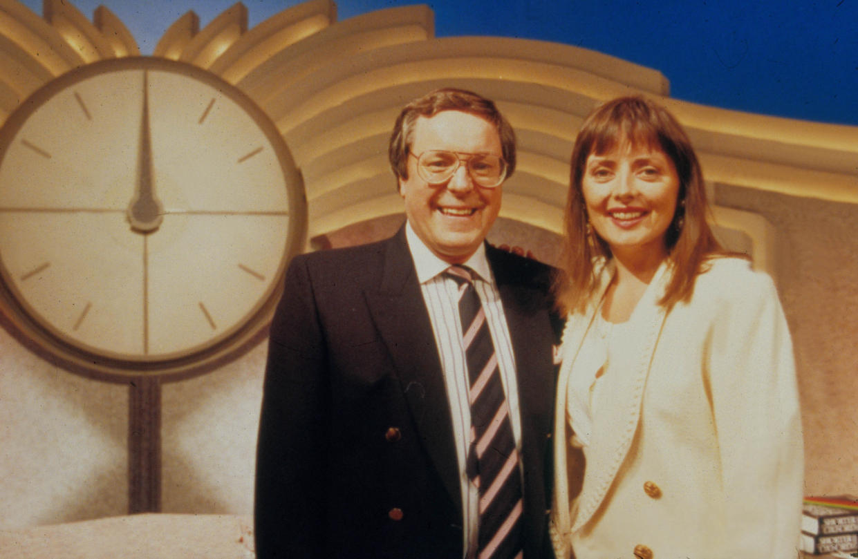 COUNTDOWN (TV) RICHARD WHITELY, CAROL VORDERMAN COWN 001