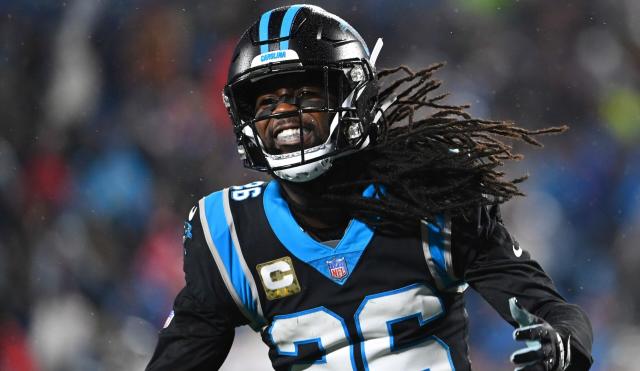 Shaq Thompson restructures contract to remain with Panthers