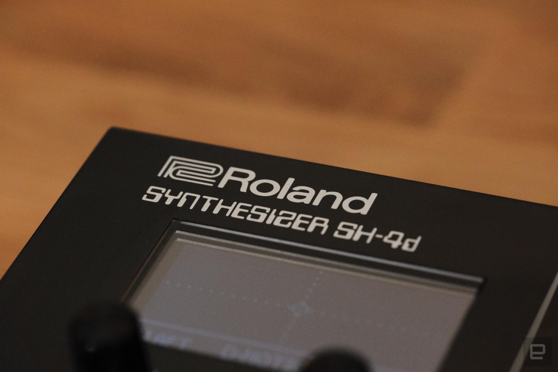 Another close up of the Roland SH-4d logo. 