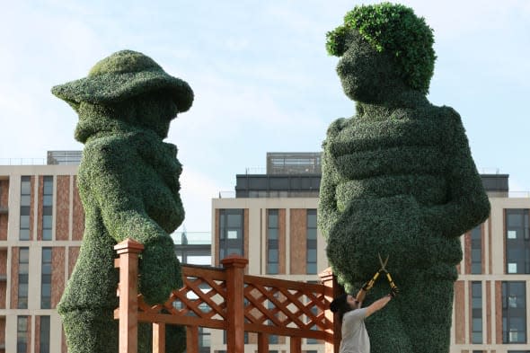 Topiary sculptures at Victory Park