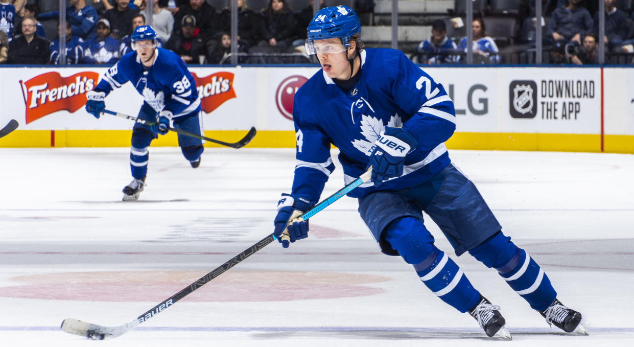 TORONTO, ON - JANUARY 18: Kasperi Kapanen #24 of the Toronto Maple Leafs skates against Chicago Blackhawks during the third period at the Scotiabank Arena on January 18, 2020 in Toronto, Ontario, Canada. (Photo by Mark Blinch/NHLI via Getty Images)