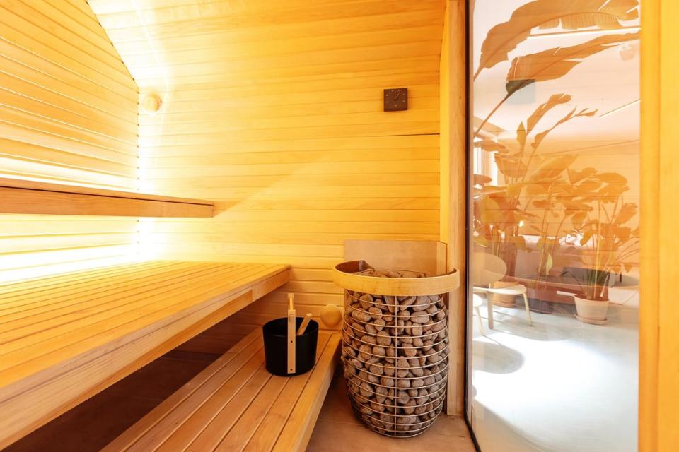 A calm and serene sauna experience at Sauna & Plunge (Sauna & Plunge)