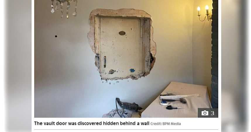 英國男子在買來的房子牆壁中，發現一個神祕的保險庫。（圖／翻攝自鏡報）