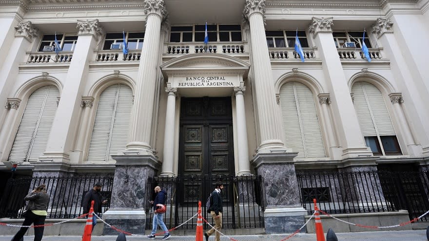 Los pasivos monetarios del Banco Central, según el balance al 31 de octubre, suman $13,5 millón de millones