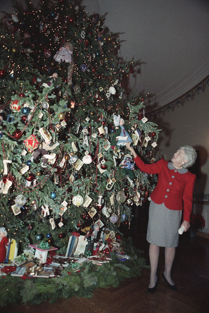 Barbara Bush with White House holiday decorations in 1989. - Credit: Rex Shutterstock