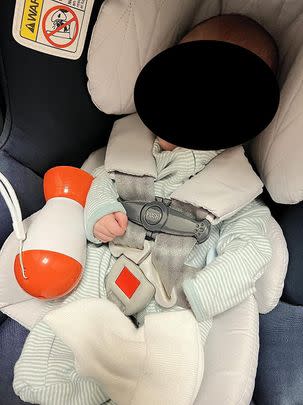 An easy-to-use baby shusher that plays human recordings of calming rhythmic shushing to help lull your fussy baby to sleep