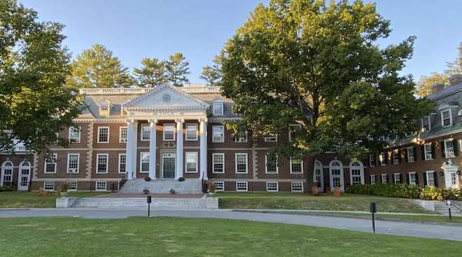 Dartmouth Tuck Offers GMAT/GRE Waivers For Laid-Off Workers