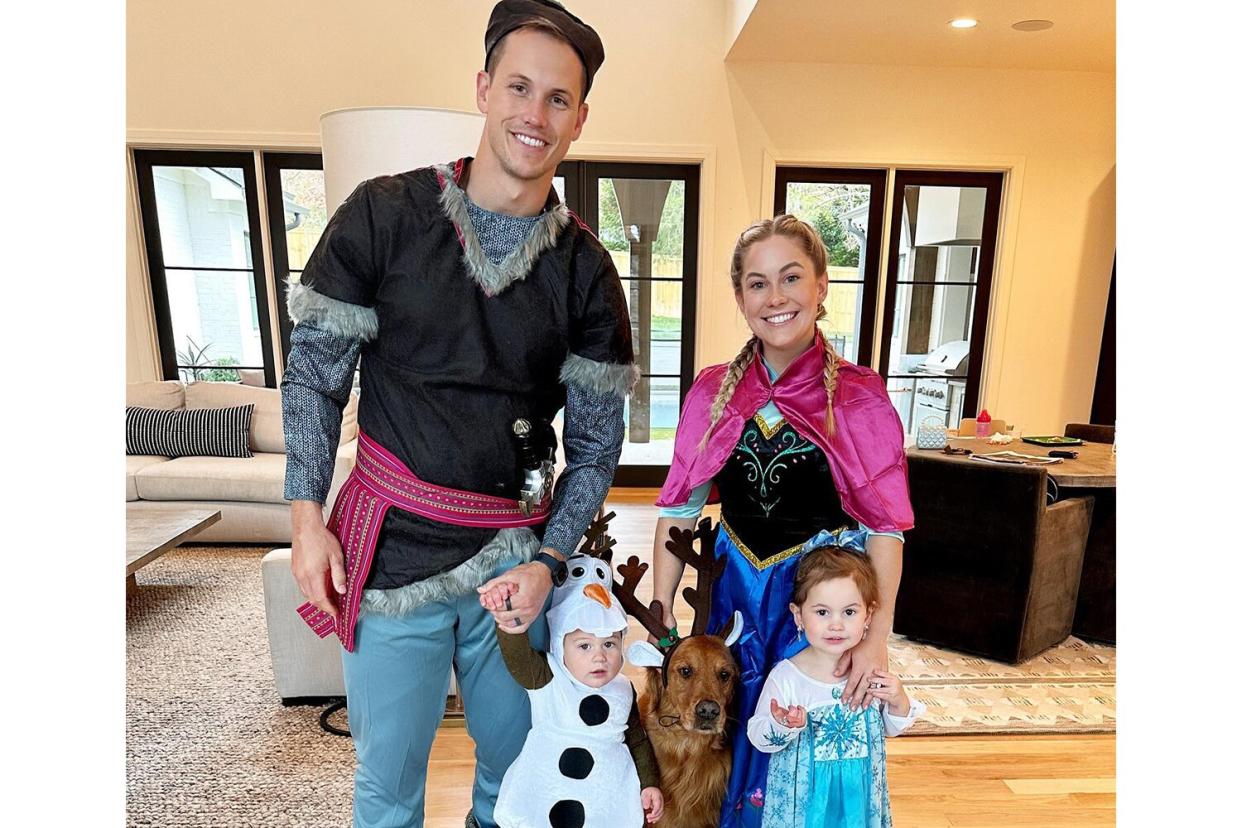 https://www.instagram.com/p/CkZjLqorTLK/?hl=en shawnjohnson's profile picture shawnjohnson Verified Brought to you by the one and only @drewhazeleast #happyhalloween 40m