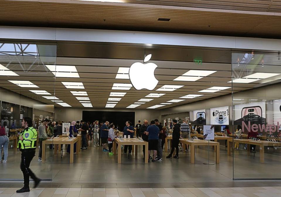 Los expertos esperan que las nuevas funciones de IA sean una pieza central del marketing de Apple para el próximo lanzamiento de su iPhone 16.