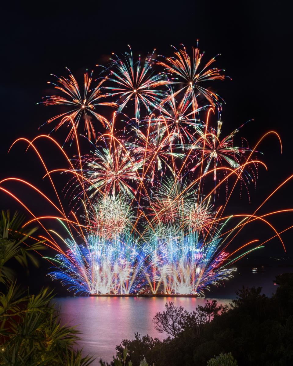 日本旅遊｜沖繩最大型煙花大會「琉球海炎祭」4.13開催！1小時放足1萬發煙花 門票早鳥優惠低至$231