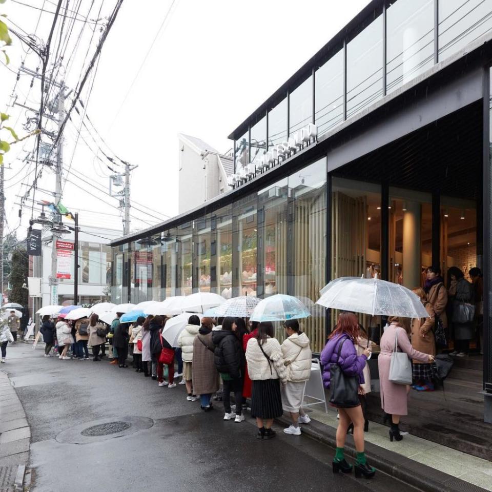 People queuing up on opening day of Apeach cafe in Tokyo