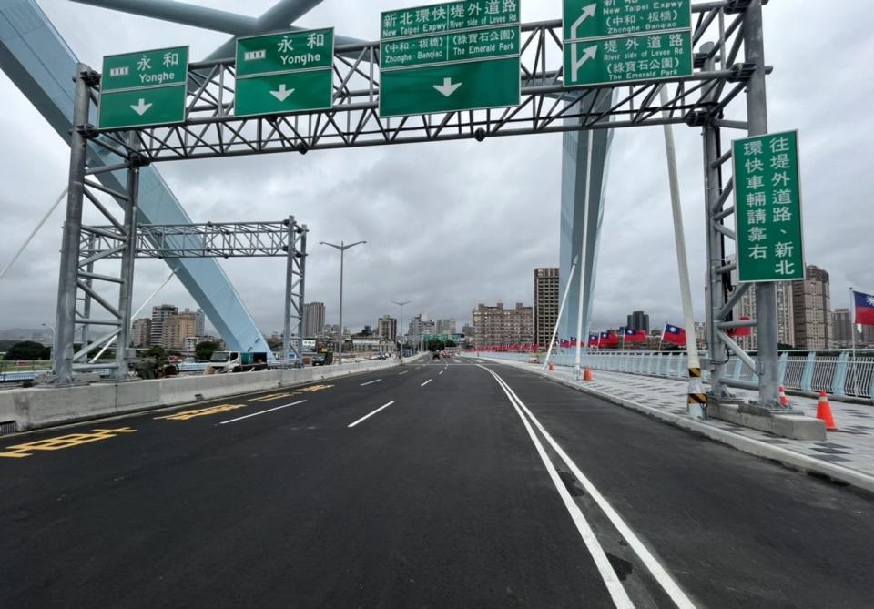 中正橋新建主橋開通後，對於雙北市往來民眾更為便利。（翻攝畫面）