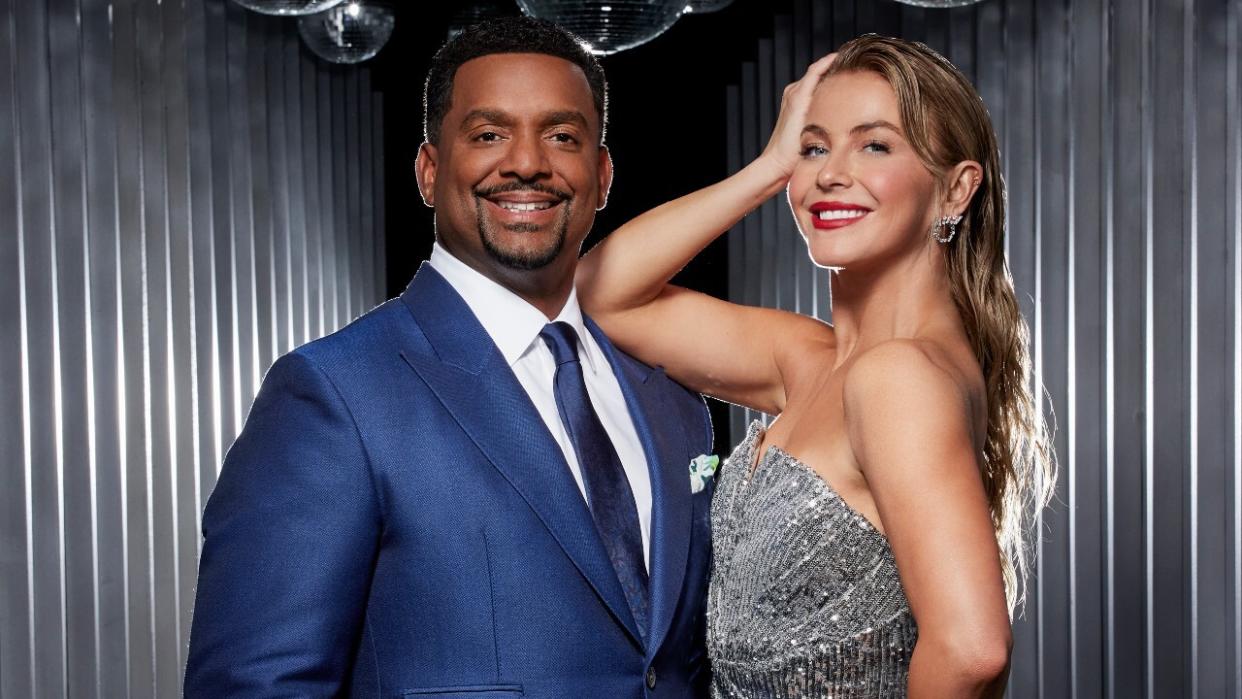  Alfonso Ribeiro and Julianne Hough pose for Dancing With the Stars Season 32. 