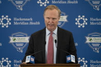 New York Giants president John Mara introduces new team general manager Joe Schoen during a news conference at the NFL football team's training facility, Wednesday, Jan. 26, 2022, in East Rutherford, N.Y. (AP Photo/John Minchillo)