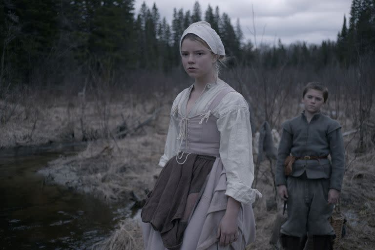 Anya Taylor-Joy protagoniza una historia de brujería y posesión ambientada en el mundo de las primeras colonias inglesas instaladas en Estados Unidos. 