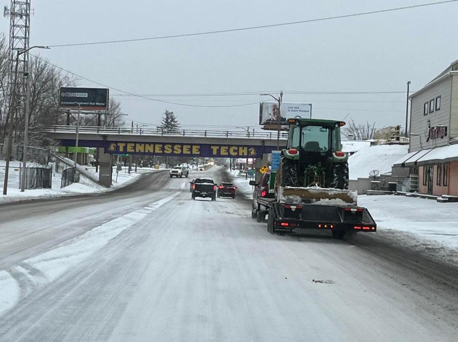 Snow on N. Willow Avenue in Cookeville (Courtesy: Putnam County Emergency Management Agency)