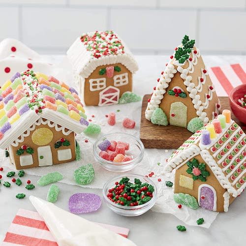 Wilton Build-it-Yourself Mini Village Gingerbread Decorating Kit