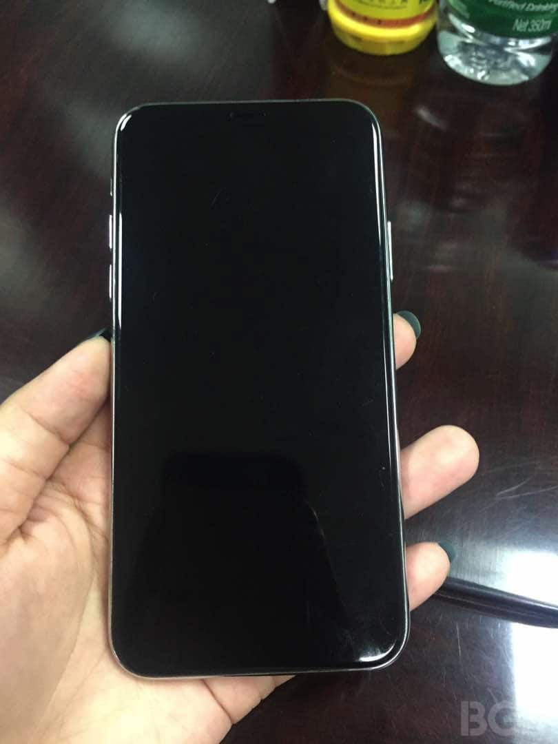 Supposed leaked photo of the iPhone 8 with no home button - Credit: BGR 