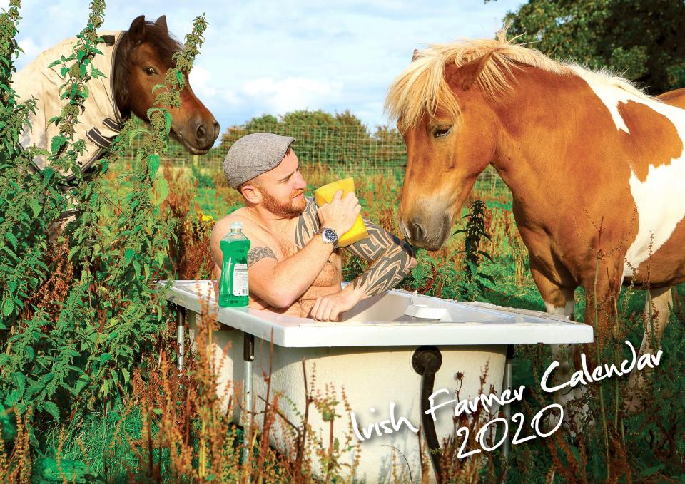 Der “Irish Farmer Kalender" besteht aus echten Naturburschen. Die baden zum Beispiel nur mit Spülmittel auf der Pferdekoppel.