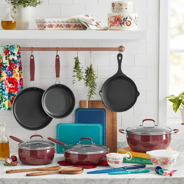 This adorable 24-piece cookware set from The Pioneer Woman's