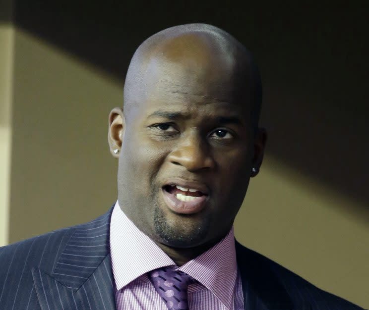 Vince Young heads to CFL with 'fire' to prove himself