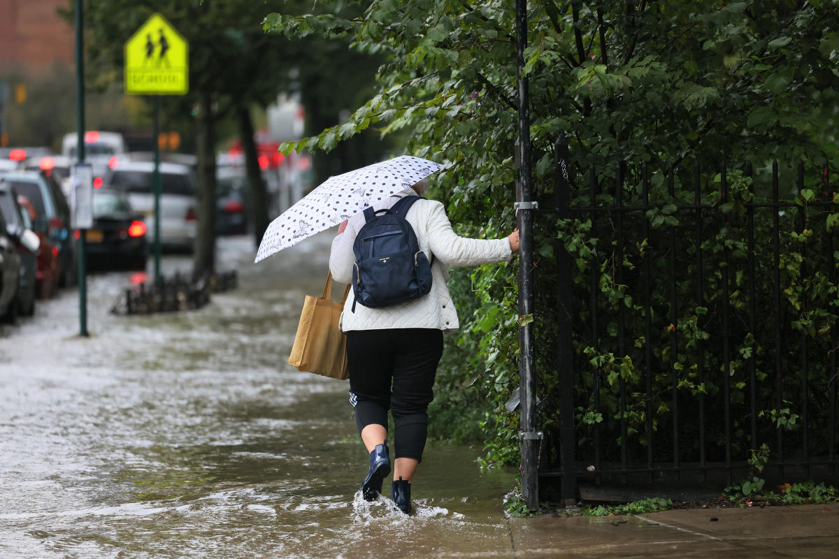 NYC wrings out after recordbreaking rainfall swamps the subway