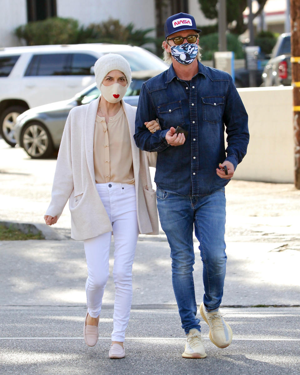 <p>Selma Blair and her boyfriend Ron Carlson coordinated their masks with their outfits during a coffee run in Los Angeles.</p>