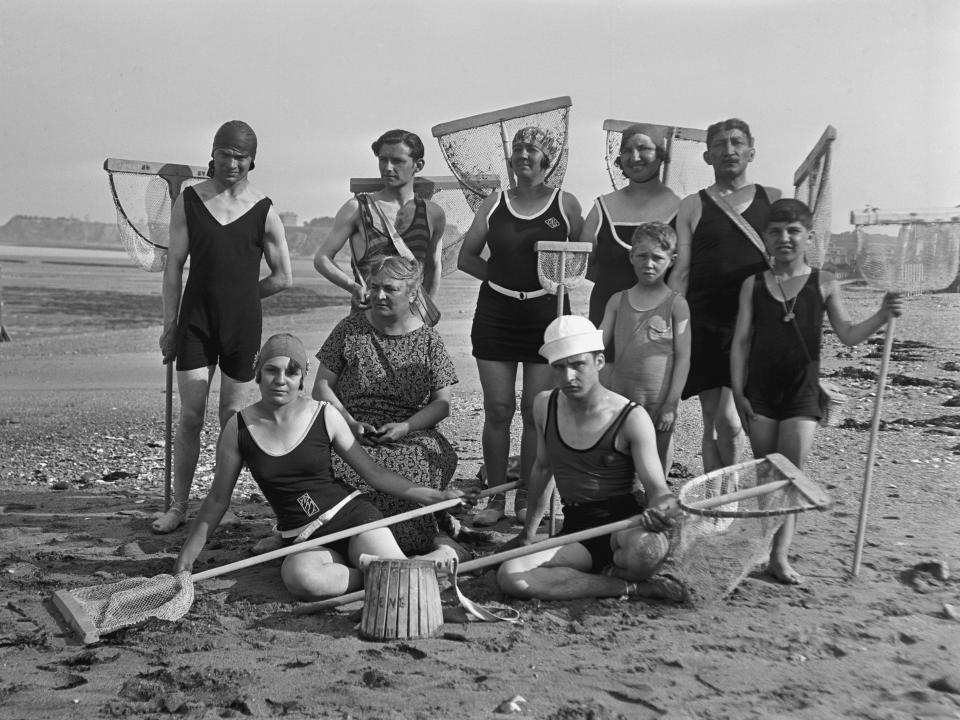 swimming 1920 family