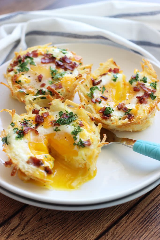 Baked Eggs in Hash Brown Cups