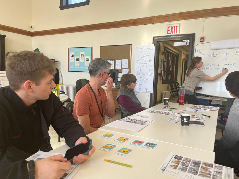 English lessons for newly arrived Ukrainian refugees are held throughout New York (Clare Cannon)