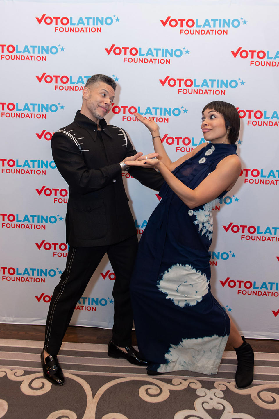 Wilson Cruz Honored by Rosario Dawson at Voto Latino Event During WHCD Weekend