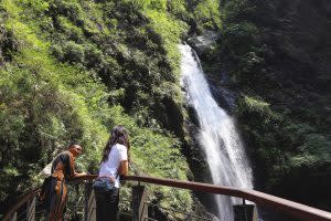 神山瀑布是來到神山部落必訪的秘境。| The Shenshan Waterfall is a place all visitors must visit. （Courtesy of Chang,Li-yu)