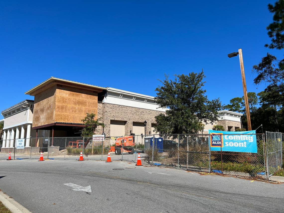 Aldi is renovating space in the shopping center that includes Hobby Lobby on U.S. 278 in Bluffton on Oct. 26, 2002.