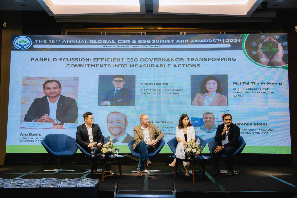 Mr Aru David, Director of Assist in the Mekong Region, moderates a panel on Efficient ESG Governance, Transforming Commitments into Measurable Actions. The panel features Mr Pham Hai Au from PwC Vietnam, Mr David Jackson from Avison Young and Ms Mai Thi Thanh Huong from Sanofi. (Left to Right)