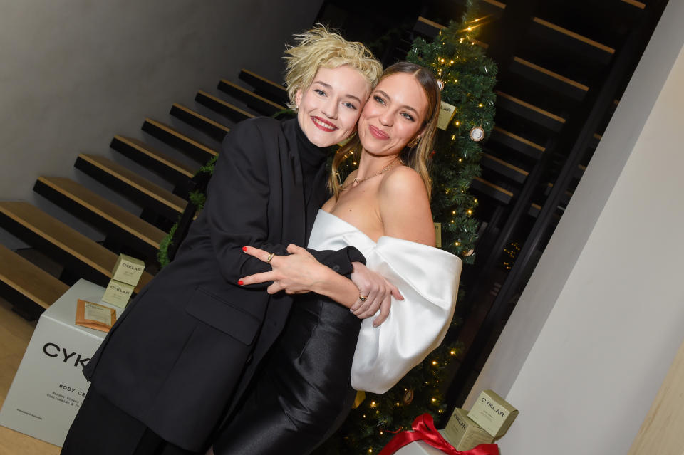 Julia Garner and Claudia Sulewski