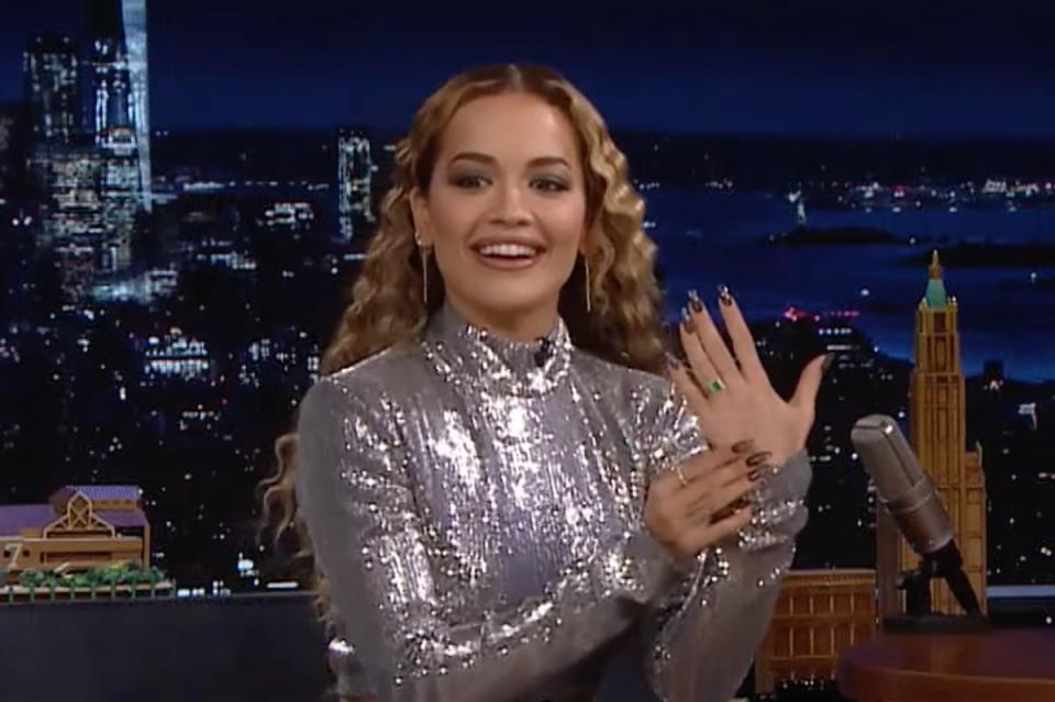 Rita Ora showed off her wedding rings, including an emerald sparkler, for the first time  ( The Tonight Show Starring Jimmy Fallon)