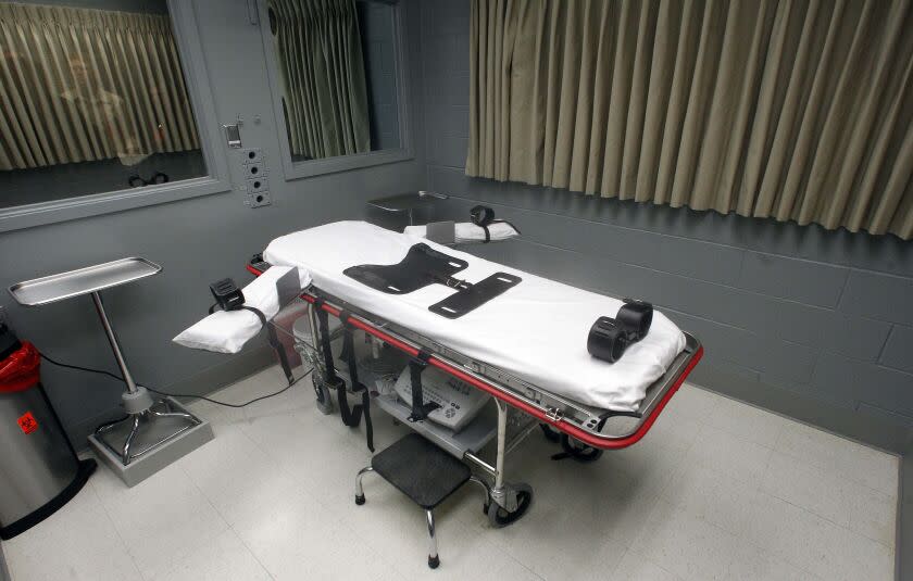 FILE - The execution room at the Oregon State Penitentiary is pictured on Nov. 18, 2011, in Salem, Ore. Oregon Gov. Kate Brown announced on Tuesday, Dec. 13, 2022, she is commuting the sentences of the 17 prison inmates in Oregon who have been sentenced to death to life imprisonment without the possibility of parole. (AP Photo/Rick Bowmer, File)