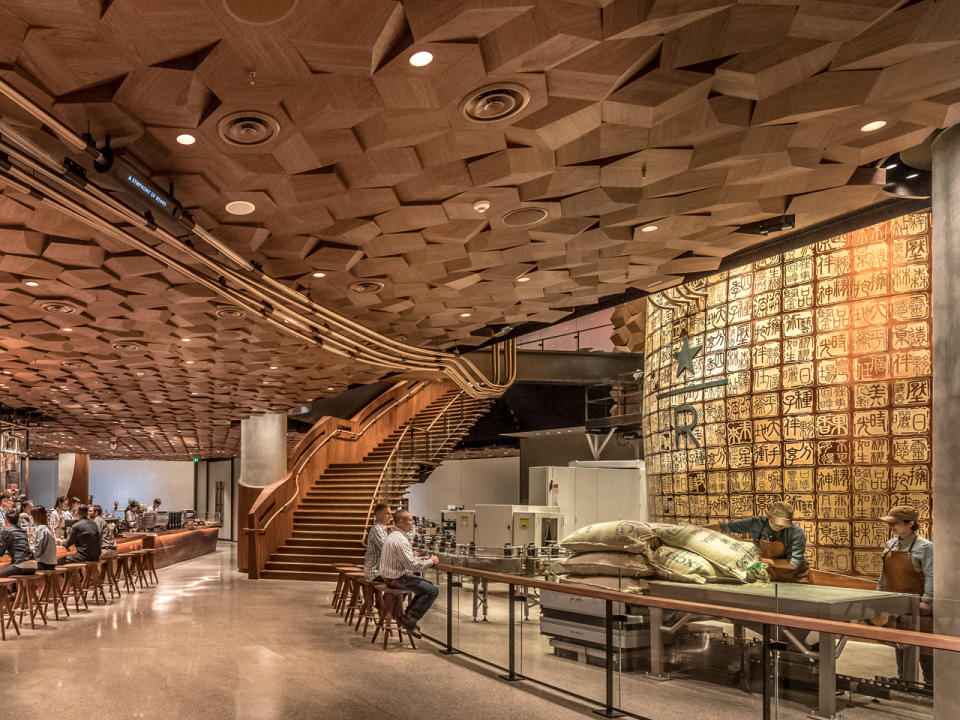 Das hat die neue Starbucks Reserve Roastery in Shanghai zu bieten